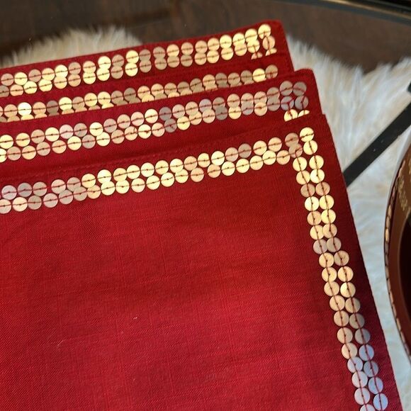 Pier 1 Red Sequined Trim Cloth Placemats 4 - Picture 2 of 3